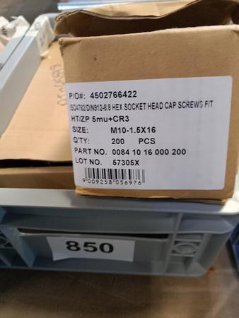 ca. 400 Stk. Schrauben M 10 x 16