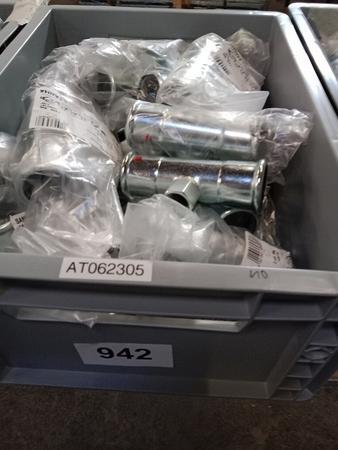 ca. 40 Stk. T-St�cke mit Schlauchanschluss und Gewindeanschluss