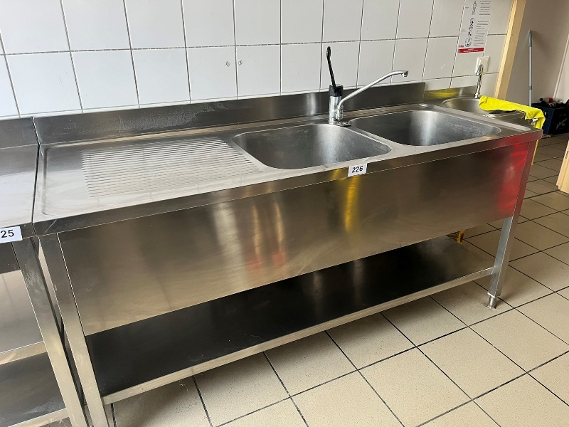 Edelstahl Doppelsp&uuml;le mit Armatur ca.180/70 cm 2 Becken 48/48/30 cm?d=2026-10-24 10:39:47
