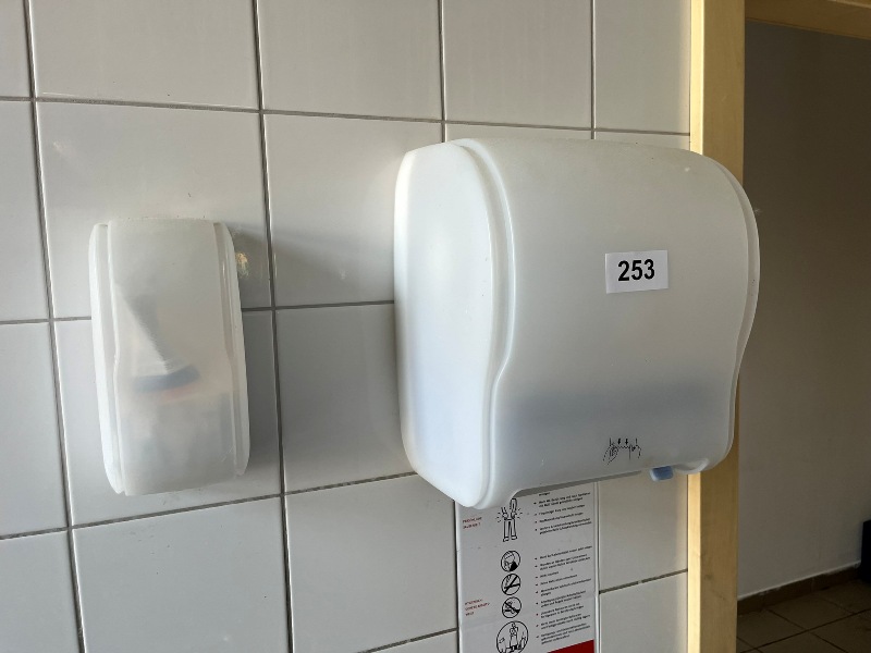 Papier- u. Seifenspender?d=2026-10-24 10:39:15