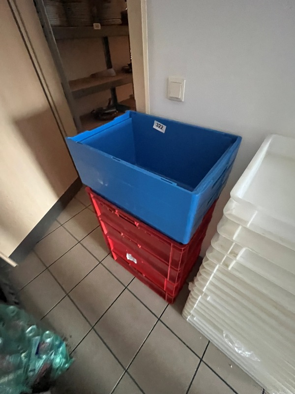 4 St&uuml;ck Fleischkisten plus 3 St&uuml;ck Stapelboxen in Kunststoff?d=2026-10-24 10:39:39