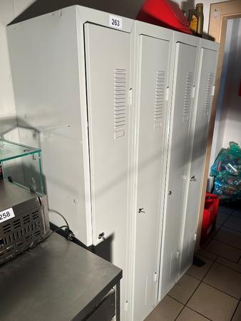 2 St�ck Umkleidespinde in Metall je 60/50/180 cm