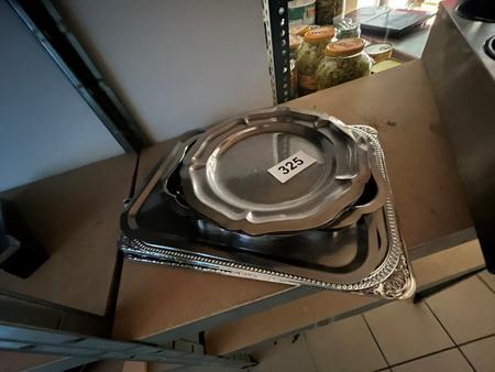 Posten Fleisch- u. Servierplatten in Edelstahl