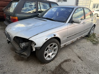 BMW 3er Limousine, BJ 1999, Farbe silber, nur hoffahrbereit, Motor dreht, SW fehlt, KM-Stand 268.000, Diesel, Schaltgetriebe, 100 KW, 136 PS, ABS, Fahrerairbag, Beifahrerairbags, Klimaanlage, elektr. Spiegel, Teile fehlen