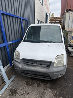 Ford Transit Conn., BJ 2011, Farbe wei�, hoffahrbereit, Motor dreht