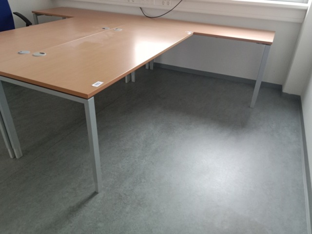 L-f&ouml;rmige Schreibtisch-Kombination 260 x 80-160 cm