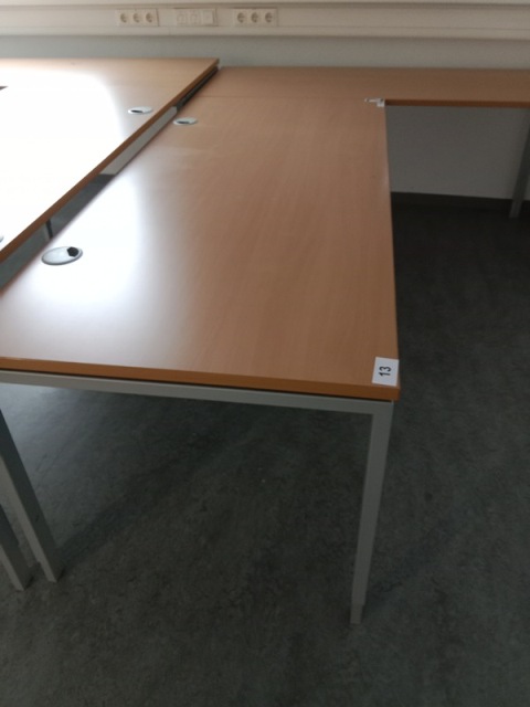 L-f&ouml;rmiger Schreibtisch?d=2026-10-30 09:27:11