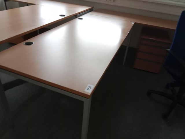 L-f&ouml;rmige Schreibtisch-Kombination 260 x 80-160 cm?d=2026-10-30 09:53:27