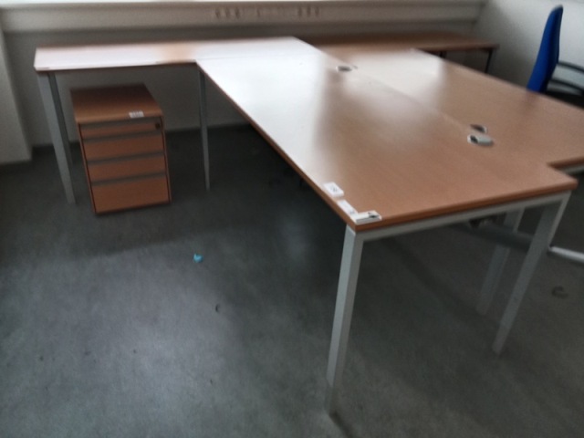 L-f&ouml;rmige Schreibtisch-Kombination 260 x 80-160 cm