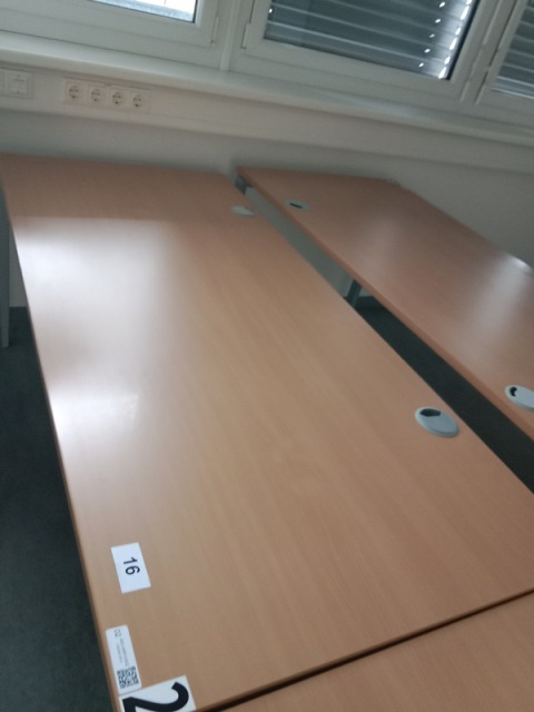 Hali Schreibtisch, ca. 180 x 80 cm?d=2026-10-30 09:27:20