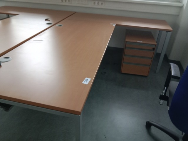 L-f&ouml;rmige Schreibtisch-Kombination 260 x 80-160 cm?d=2026-10-30 09:53:08