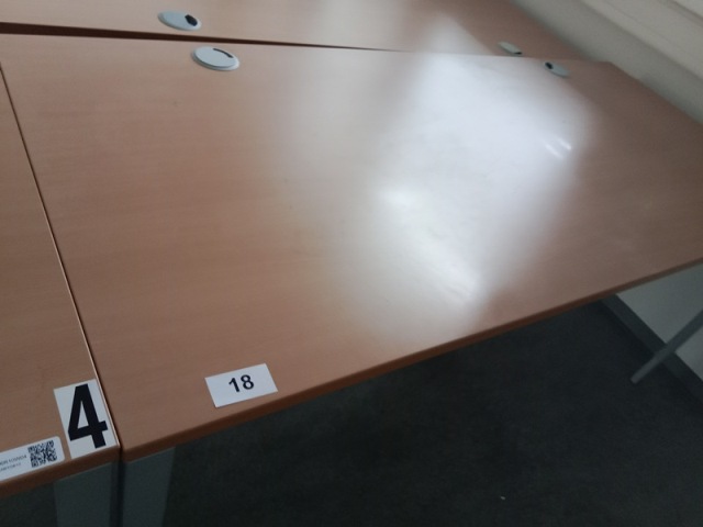 Hali Schreibtisch, ca. 180 x 80 cm?d=2026-10-30 09:27:08