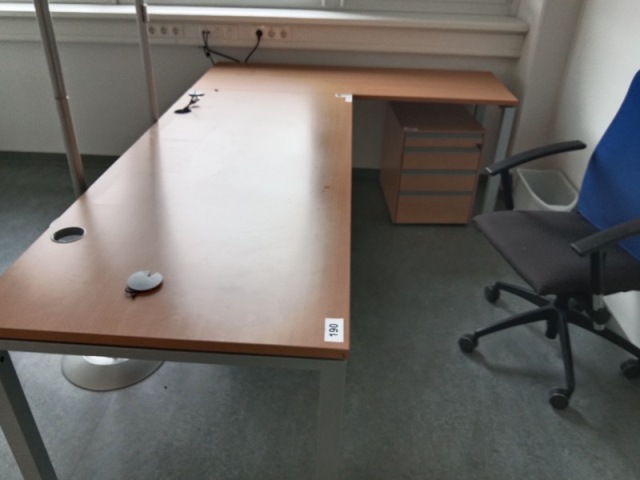 L-f&ouml;rmige Schreibtisch-Kombination 260 x 80-160 cm?d=2026-10-30 09:40:16