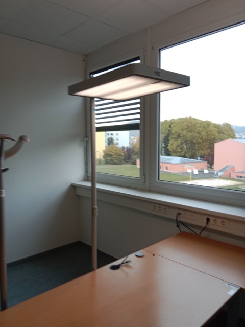 B&uuml;rostehleuchte Waldmann, H&ouml;he 190 cm