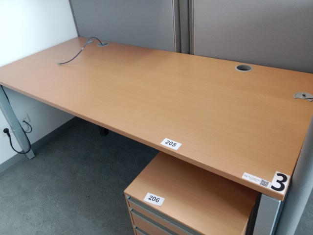 Hali Schreibtisch, ca. 180 x 80 cm?d=2026-10-30 09:40:52