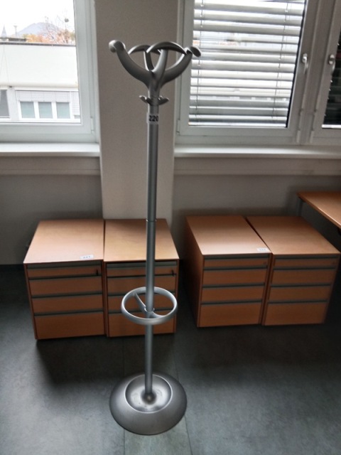 Kleiderst&auml;nder