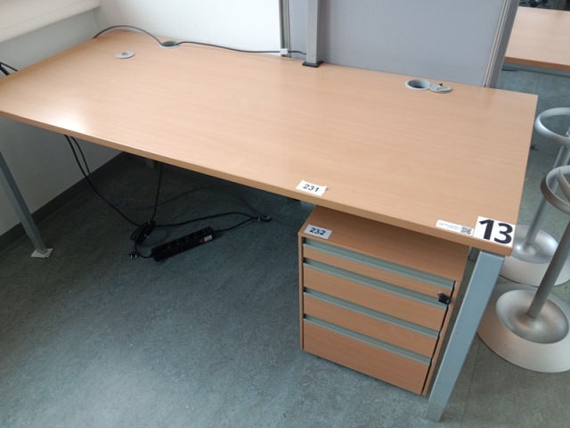 Hali Schreibtisch, ca. 180 x 80 cm?d=2026-10-30 09:40:46