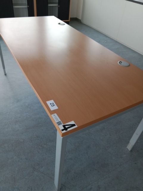 Hali Schreibtisch, ca. 180 x 80 cm?d=2026-10-30 09:54:17