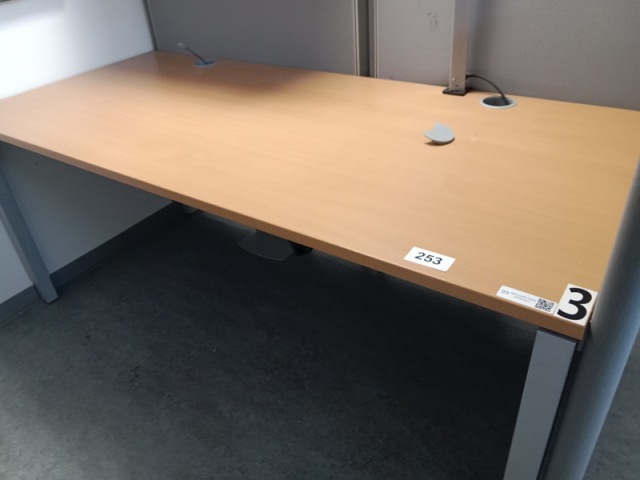 Hali Schreibtisch, ca. 180 x 80 cm?d=2026-10-30 09:40:16