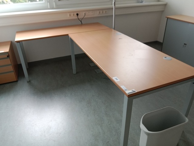 L-f&ouml;rmige Schreibtisch-Kombination 260 x 80-160 cm