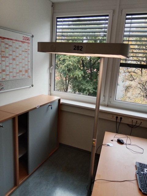 B&uuml;rostehleuchte Waldmann, H&ouml;he 190 cm?d=2026-10-30 09:28:22