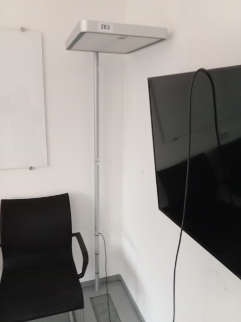B&uuml;rostehleuchte Waldmann, H&ouml;he 190 cm