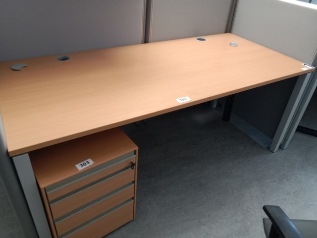 Hali Schreibtisch, ca. 180 x 80 cm?d=2026-10-30 09:40:12