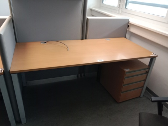 Hali Schreibtisch, ca. 180 x 80 cm?d=2026-10-30 09:40:07