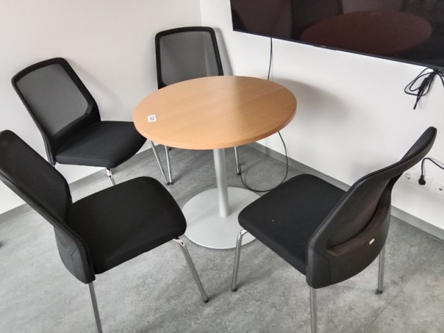 Besuchertisch DM 80 cm mit 4 St&uuml;hlen?d=2026-10-30 09:40:06