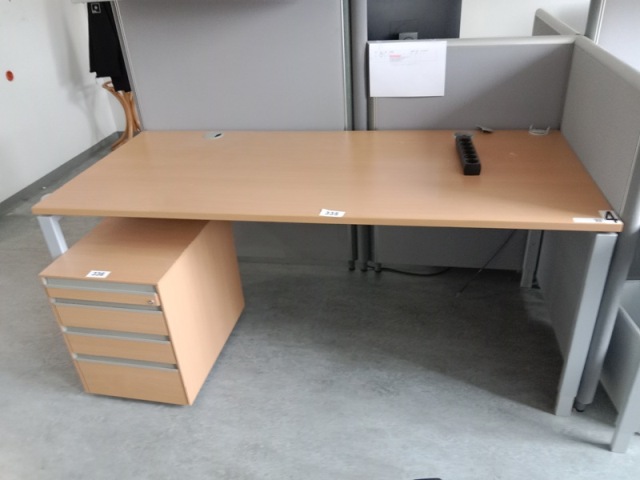 Hali Schreibtisch, ca. 180 x 80 cm?d=2026-10-30 09:40:09
