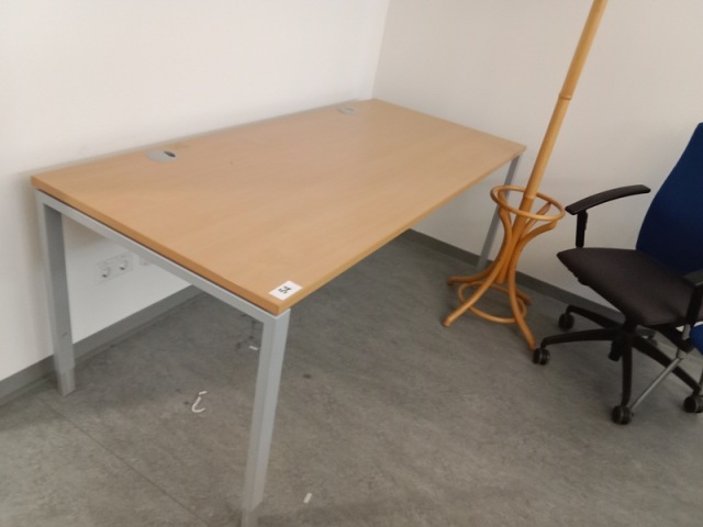 Hali Schreibtisch, ca. 180 x 80 cm?d=2026-10-30 09:40:35