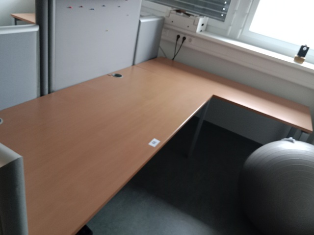 L-f&ouml;rmige Schreibtisch-Kombination 260 x 80-160 cm?d=2026-10-30 09:33:41