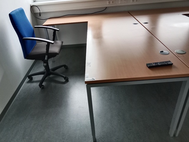 L-f&ouml;rmige Schreibtisch-Kombination 260 x 80-160 cm?d=2026-10-30 09:33:34