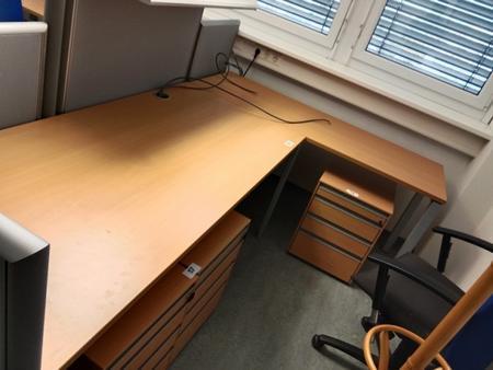 L-förmige Schreibtisch-Kombination 260 x 80-160 cm L-förmige Schreibtisch-Kombination 260 x 80-160 cm