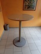 Stehtisch ca. 110 cm hoch , Durchmesser 80 cm Stehtisch ca. 110 cm hoch , Durchmesser 80 cm