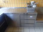 Edelstahl Küchenmodul mit 3 Auszugsladen und Flügeltüre, 122 x 70 x 75 cm Edelstahl Küchenmodul mit 3 Auszugsladen und Flügeltüre, 122 x 70 x 75 cm