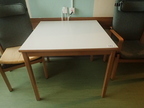 Sozialraumtisch 80 x 80 cm, Arbeitsplatte weiß Sozialraumtisch 80 x 80 cm, Arbeitsplatte weiß