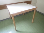 Sozialraumtisch 80 x 80 cm, Arbeitsplatte weiß Sozialraumtisch 80 x 80 cm, Arbeitsplatte weiß