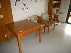 4 Tische ca. 80 x 80 cm + 4 Stühle 4 Tische ca. 80 x 80 cm + 4 Stühle