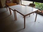 2 Stk. Tische ca. 80 x 80 cm 2 Stk. Tische ca. 80 x 80 cm