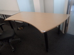 BENE Schreibtisch geschwungen ca. 200 x 80 x 100 cm BENE Schreibtisch geschwungen ca. 200 x 80 x 100 cm